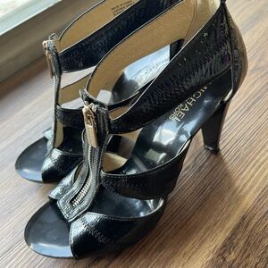 Michael Kors leather t-strap zip up sandal (size 9)